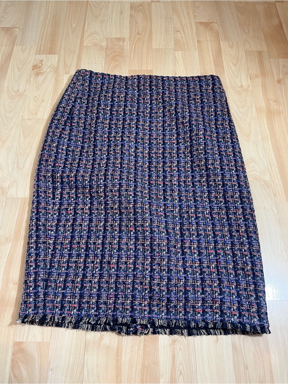 Ann Taylor Skirt Womens Size 6 Metallic Thread Blue Pink Woven Pencil Fringe Hem